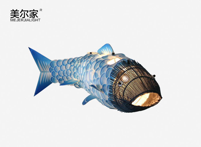 美爾家藤編魚(yú)燈